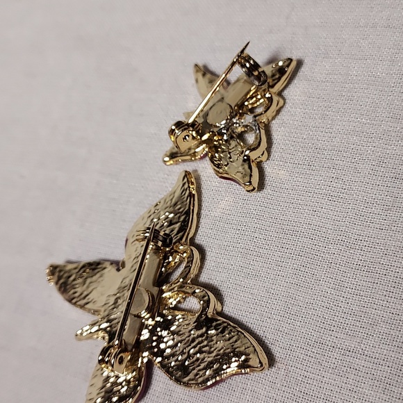 Butterfly Set of Two Pins Purple Wings Butterfly - Picture 4 of 6